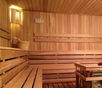 桑拿板組裝在牆上時,應注意使用膠黏劑的設備板